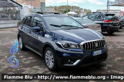 Suzuki SX4 S-Cross 
Polizia Locale Caorle (VE)
Allestimento Futura Veicoli Speciali
Codice Veicolo: 11
POLIZIA LOCALE YA 897 AL 
Parole chiave: Suzuki SX4_S-Cross POLIZIALOCALEYA897AL