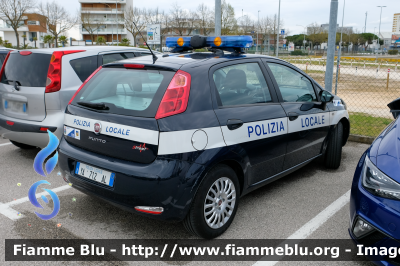 Fiat Punto VI serie 
Polizia Locale Jesolo (VE)
Codice Veicolo: 120
POLIZIA LOCALE YA 712 AL 
Parole chiave: Fiat Punto_VIserie POLIZIALOCALEYA712AL