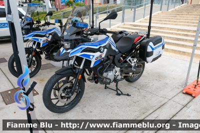 BMW Motorrad F750 GS
Polizia Locale Conegliano (TV)
Allestimento Futura Veicoli Speciali
Codice Veicolo: 06
POLIZIA LOCALE YA 02845 
Parole chiave: BMW Motorrad_F750_GS POLIZIALOCALEYA02845