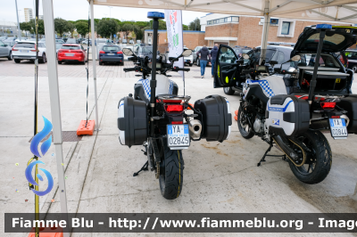 BMW Motorrad F750 GS
Polizia Locale Conegliano (TV)
Allestimento Futura Veicoli Speciali
Codice Veicolo: 06
POLIZIA LOCALE YA 02845 
Parole chiave: BMW Motorrad_F750_GS POLIZIALOCALEYA02845