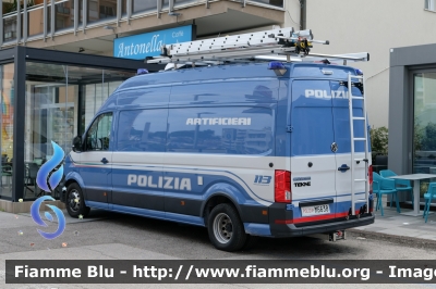 Volkswagen Crafter II serie 
Polizia di Stato
Unità Artificieri
Allestimento Tekne
POLIZIA M6638 
Parole chiave: Volkswagen Crafter_II_serie POLIZIAM6638