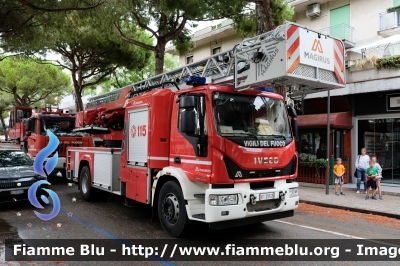 Iveco EuroCargo 180E32 IV serie 
Vigili del Fuoco
Comando Provinciale di Venezia
Distaccamento Permanente di Jesolo
AutoScala M32L da 32 metri allestimento Magirus
VF 29749 
Parole chiave: Iveco EuroCargo_180E32_IVserie VF29749