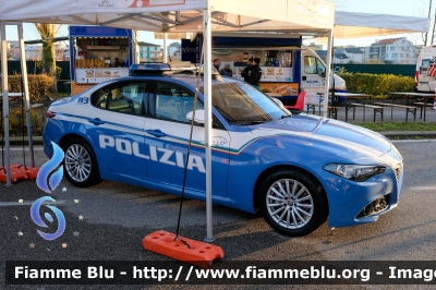 Alfa-Romeo Nuova Giulia 
Polizia di Stato
Squadra Volante
Allestimento FCA
POLIZIA M7720
Parole chiave: Alfa-Romeo Nuova_Giulia POLIZIAM7720