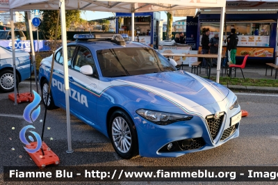 Alfa-Romeo Nuova Giulia 
Polizia di Stato
Squadra Volante
Allestimento FCA
POLIZIA M7720
Parole chiave: Alfa-Romeo Nuova_Giulia POLIZIAM7720