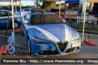 Alfa-Romeo Nuova Giulia 
Polizia di Stato
Squadra Volante
Allestimento FCA
POLIZIA M7720
Parole chiave: Alfa-Romeo Nuova_Giulia POLIZIAM7720