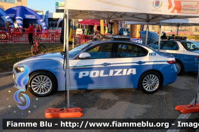 Alfa-Romeo Nuova Giulia 
Polizia di Stato
Squadra Volante
Allestimento FCA
POLIZIA M7720
Parole chiave: Alfa-Romeo Nuova_Giulia POLIZIAM7720