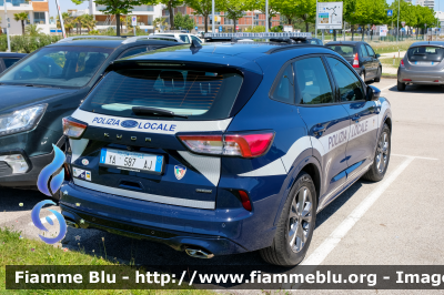 Ford Kuga II serie
Polizia Locale Ceggia (VE)
Allestimento Futura Veicoli Speciali
Codice Veicolo: 01
POLIZIA LOCALE YA 587 AJ
Parole chiave: Ford Kuga_IIserie POLIZIALOCALEYA587AJ