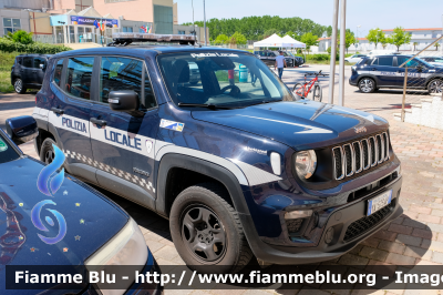 Jeep Renegade restyle 
Polizia Locale Belluno
Allestimento Bertazzoni Veicoli Speciali
Codice Veicolo: 69
POLIZIA LOCALE YA 753 AP 
Parole chiave: Jeep Renegade_restyle POLIZIALOCALEYA753AP