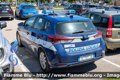 Toyota Auris Hybrid III serie
Polizia Locale Rovigo
Allestimento Ciabilli
Codice Veicolo: A20
POLIZIA LOCALE YA 977 AM 
Parole chiave: Toyota Auris_Hybrid_IIIserie POLIZIALOCALEYA977AM