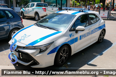 Toyota Corolla Hybrid 
Polizia Locale
Corpo intercomunale del Cervignanese
Codice Veicolo: 08
POLIZIA LOCALE YA 138 AJ 
Parole chiave: Toyota Corolla_Hybrid POLIZIALOCALEYA138AJ