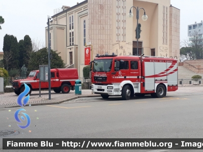 Man TGM 15.250 II serie
Vigili del Fuoco
Comando Provinciale di Venezia
Distaccamento Permanente di Jesolo (VE)
AutoPompaSerbatoio allestimento BAI
VF 29327 
Parole chiave: Man TGM_15.250_IIserie VF29327 VF18380