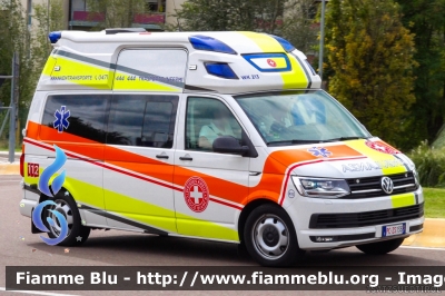 Volkswagen Transporter T6
Ass. Prov. Croce Bianca Bolzano, sezione di Merano
Landesrettungsverein Weißes Kreuz Bozen, Sektion Meran
Ambulanza di trasporto (KTW)
Allestimento Ambulanz Mobile Hornis Spaceline
WK213 – 833
PC ZS 135
Parole chiave: Volkswagen Transporter_T6 Croce_Bianca_Merano PCZS135