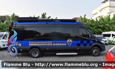 Mercedes-Benz Sprinter III serie restyle
ราชอาณาจักรไทย - Thailand - Tailandia
รถตำรวจตรวจคนเข้าเมือง - Thai Immigration Police
