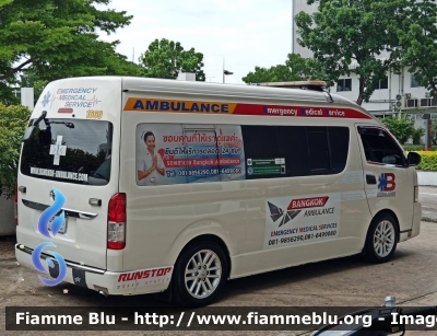 Toyota Commuter
ราชอาณาจักรไทย - Thailand - Tailandia
Emergency Medical Services Bangkok
