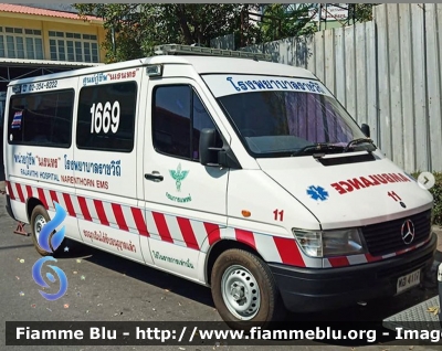 Mercedes-Benz Sprinter I serie
ราชอาณาจักรไทย - Thailand - Tailandia
Narenthorn EMS by Rajvithi hospital
Parole chiave: Mercedes-Benz Sprinter_Iserie Ambulanza Ambulance