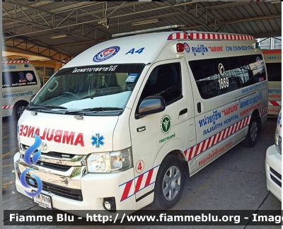 Toyota HiAce
ราชอาณาจักรไทย - Thailand - Tailandia
Narenthorn EMS by Rajvithi hospital
Parole chiave: Ambulanza Ambulance