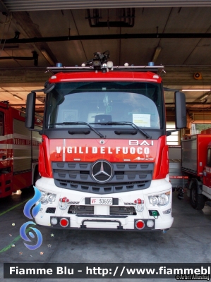 Mercedes-Benz Arocs 1832
Vigili del Fuoco
Comando Provinciale di La Spezia
Bimodale (strada-rotaia)
Allestimento BAI
VF 30659
Parole chiave: Mercedes-Benz Arocs_1832 VF30659