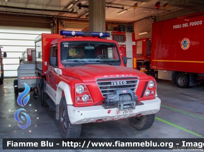 Iveco Massif
Vigili del Fuoco
Comando Provinciale di La Spezia
Automezzo con impianto scarrabile Polisoccorso
Allestimento Baggio & De Sordi
VF 26707
Parole chiave: Iveco Massif VF26707