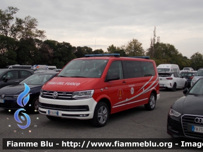 Volkswagen Transporter T6
Vigili del Fuoco
Unione Distrettuale della Val Di Sole
Corpo Volontario di Malè (TN)
Allestimento Kofler Fahrzeugbau
VF 6L6 TN
Parole chiave: Volkswagen Transporter_T6 VF6L6TN