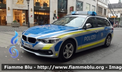 BMW 318 Touring F31
Bundesrepublik Deutschland - Germania
Landespolizei
Bayern - München
Polizia territoriale della Baviera
- Monaco -
