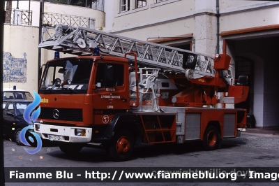 Mercedes-Benz ?
Portugal - Portogallo
Regimento de Sapadores Bombeiros de Lisboa
