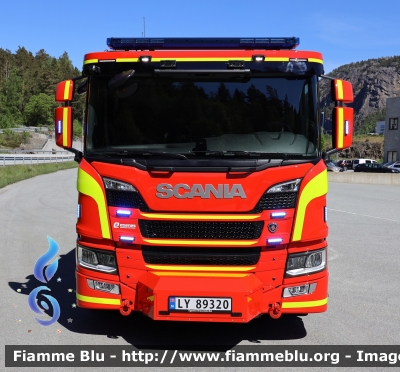 Scania ?
Kongeriket Norge - Kongeriket Noreg - Norvegia
Sandefjord Brann og Redning
