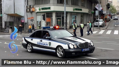 Mercedes-Benz serie E
Република Србија - Repubblica Serba
Полиција Србије - Polizia Serba
