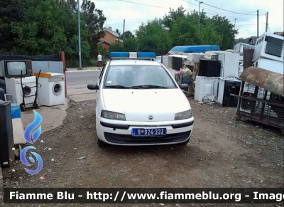 Fiat Punto
Република Србија - Repubblica Serba
Полиција Србије - Polizia Serba
