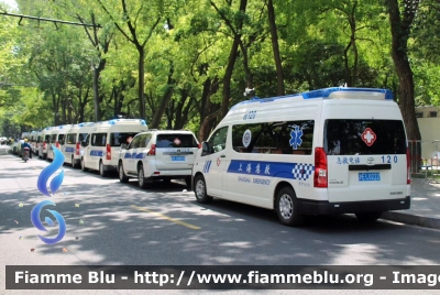 Toyota HiAce
中国 - China - Cina
Shanghai Ambulance
