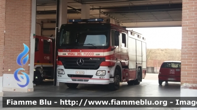 Mercedes-Benz Actros 1841 II serie
Vigili del Fuoco
Comando Provinciale di Treviso
Distaccamento permanente di Conegliano
AutoPompaSerbatoio allestimento BAI
 VF 24479
Parole chiave: Mercedes-Benz Actros_1841_IIserie VF24479