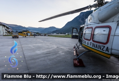 Agusta-Bell AB412
Guardia di Finanza
Reparto Operativo Aereonavale
Sezione Aerea di Bolzano
Volpe 216
Parole chiave: Agusta-Bell AB412 GF216