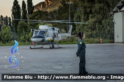 Agusta-Bell AB412
Guardia di Finanza
Reparto Operativo Aereonavale
Sezione Aerea di Bolzano
Volpe 216
Parole chiave: Agusta-Bell AB412 GF216