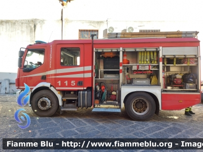 Volvo FL 290 III serie
Vigili del Fuoco
Comando Provinciale di Napoli
Distaccamento Permanente Torre del Greco
AutoPompaSerbatoio
Allestimento BAI
VF 27022
Foto di TDG Emergency
Parole chiave: Volvo FL_290_IIIserie Vigili_del_Fuoco Comando_Provinciale_Napoli VF27022