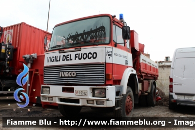 Iveco 330-26
Vigili del Fuoco
Comando Provinciale di Napoli
ACT RIB1
VF 15942
Parole chiave: Iveco 330-26 VF15942