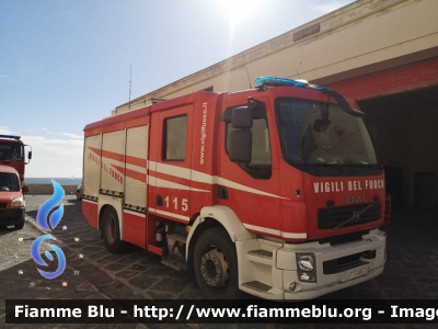 Volvo FL 290 III serie
Vigili del Fuoco
Comando Provinciale di Napoli
Distaccamento provinciale Torre del Greco
AutoPompaSerbatoio
Allestimento BAI
VF 27022
Foto di TDG Emergency 
Parole chiave: Volvo FL_290_IIIserie Vigili_del_Fuoco Comando_Provinciale_Napoli VF27022