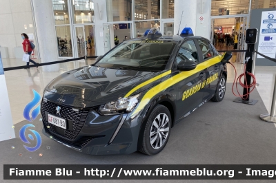 Peugeot e-208
Guardia di Finanza
Allestimento Focaccia
GdiF 081 BQ
In esposizione al Reas 2021

Parole chiave: Peugeot e-208