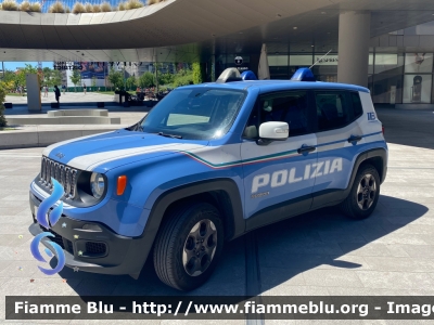 Jeep Renegade
Polizia di Stato
Reparto Prevenzione Crimine
POLIZIA M2237
Parole chiave: Jeep Renegade POLIZIAM2237