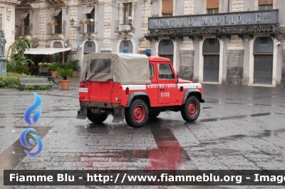 Land Rover Defender 90
Vigili del Fuoco
VF 24567
Parole chiave: Land-Rover Defender_90 VF24567