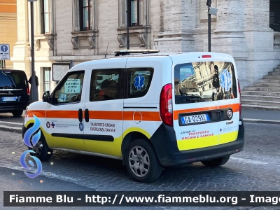 Fiat Doblò IV serie
Policlinico di Roma - Umberto I
Trasporto Organi Emergenza Sangue
Allestimento On-site
Parole chiave: Fiat Doblò_IVserie