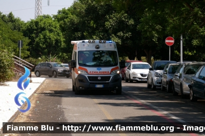 Fiat Ducato X290
SUES
118 Regione Siciliana
Allestimento Orion
Parole chiave: Fiat Ducato_X290 Ambulanza