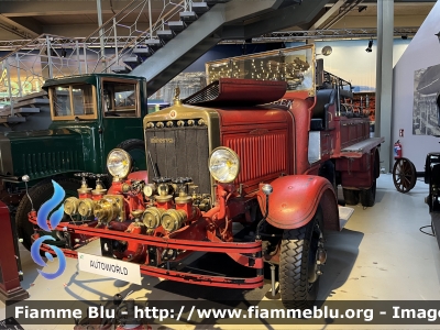 Minerva Brandweerwagen 1933
Koninkrijk België - Royaume de Belgique - Königreich Belgien - Belgio
Sapeur Pompier
Conservata presso il Museo dell'auto di Bruxelles
Parole chiave: Minerva Brandweerwagen 1933