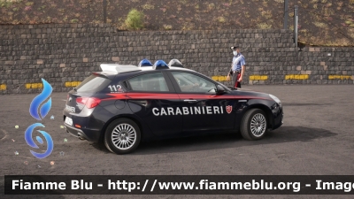 Alfa Romeo Nuova Giulietta restyle
Carabinieri
Nucleo Operativo Radiomobile
Allestimento NCT Nuova Carrozzeria Torinese
Decorazione Grafica Artlantis
CC DY 442
Parole chiave: Alfa-Romeo Nuova_Giulietta_restyle CCDY442