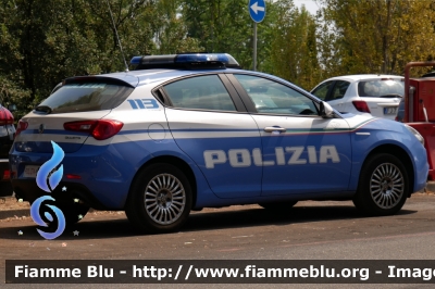 Alfa Romeo Nuova Giulietta restyle
Polizia di Stato
Squadra Volante
Allestimento NCT Nuova Carrozzeria Torinese
Decorazione Grafica Artlantis
POLIZIA M5555
Parole chiave: Alfa-Romeo Giulietta_restyle POLIZIAM5555