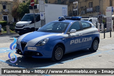 Alfa Romeo Nuova Giulietta restyle
Polizia di Stato
Squadra Volante
Allestimento NCT Nuova Carrozzeria Torinese
Decorazione Grafica Artlantis
POLIZIA M5758
Parole chiave: Alfa-Romeo Nuova_Giulietta_restyle POLIZIAM5758