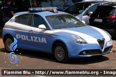 Alfa Romeo Nuova Giulietta restyle
Polizia di Stato
Squadra Volante
Allestimento NCT Nuova Carrozzeria Torinese
Decorazione Grafica Artlantis
POLIZIA M5555
Parole chiave: Alfa-Romeo Giulietta_restyle POLIZIAM5555