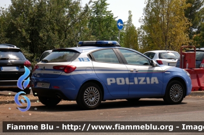 Alfa Romeo Nuova Giulietta restyle
Polizia di Stato
Squadra Volante
Allestimento NCT Nuova Carrozzeria Torinese
Decorazione Grafica Artlantis
POLIZIA M5555
Parole chiave: Alfa-Romeo Giulietta_restyle POLIZIAM5555