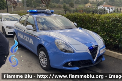 Alfa Romeo Nuova Giulietta restyle
Polizia di Stato
Squadra Volante
Allestimento NCT Nuova Carrozzeria Torinese
Decorazione Grafica Artlantis
POLIZIA M5562
Parole chiave: Alfa Romeo Nuova Giulietta restyle