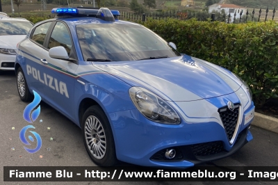 Alfa Romeo Nuova Giulietta restyle
Polizia di Stato
Squadra Volante
Allestimento NCT Nuova Carrozzeria Torinese
Decorazione Grafica Artlantis
POLIZIA M5562
Parole chiave: Alfa Romeo Nuova Giulietta restyle