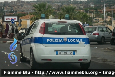 Fiat Grande Punto
Polizia Locale
Comune di Catania
YA 536 AD
Parole chiave: Fiat Grande Punto