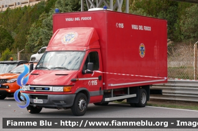 Iveco Daily III Serie
Vigili del Fuoco
Comando Provinciale di Enna
Allestimento Sperotto
Nucleo NBCR
VF 22858
Parole chiave: Iveco Daily III Serie